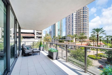 Condo in Saint Petersburg, Florida, 2 bedrooms № 2372993 - photo 16