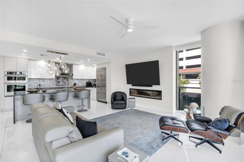 Condo in Saint Petersburg, Florida, 2 bedrooms № 2372993 - photo 19