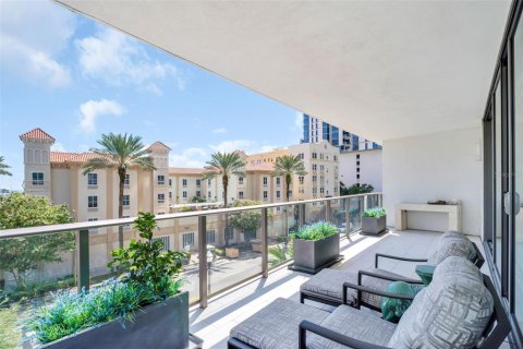 Condo in Saint Petersburg, Florida, 2 bedrooms № 2372993 - photo 17