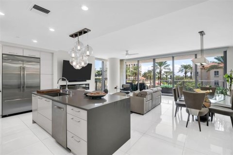 Condo in Saint Petersburg, Florida, 2 bedrooms № 2372993 - photo 2
