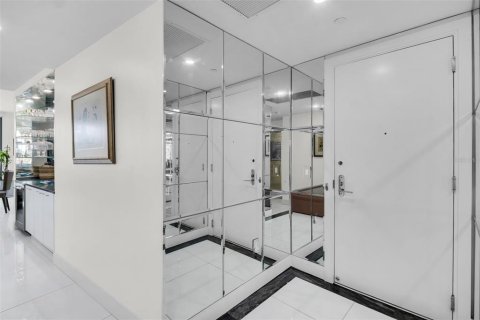 Condo in Saint Petersburg, Florida, 2 bedrooms № 2372993 - photo 24
