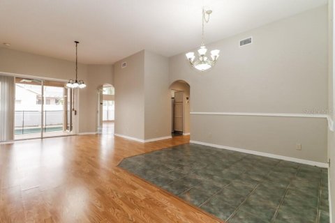 House in Tarpon Springs, Florida 4 bedrooms, 181.62 sq.m. № 2391494 - photo 4