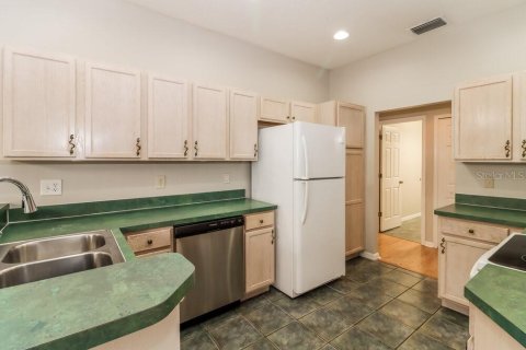House in Tarpon Springs, Florida 4 bedrooms, 181.62 sq.m. № 2391494 - photo 6