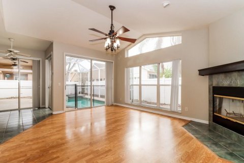 House in Tarpon Springs, Florida 4 bedrooms, 181.62 sq.m. № 2391494 - photo 10
