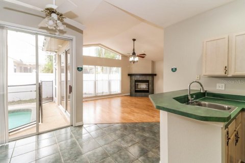 House in Tarpon Springs, Florida 4 bedrooms, 181.62 sq.m. № 2391494 - photo 7
