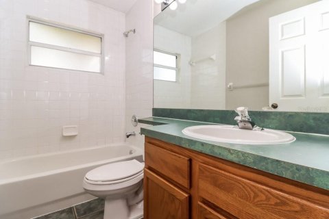 House in Tarpon Springs, Florida 4 bedrooms, 181.62 sq.m. № 2391494 - photo 15