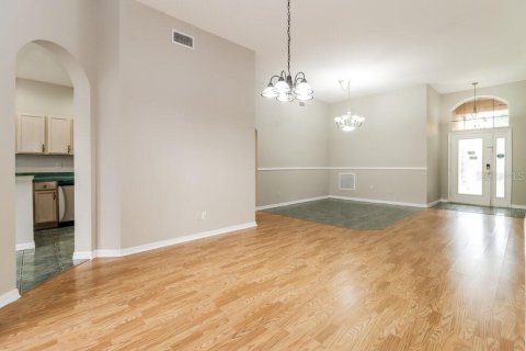 House in Tarpon Springs, Florida 4 bedrooms, 181.62 sq.m. № 2391494 - photo 3