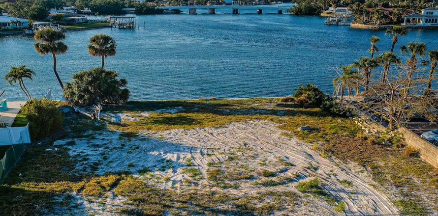 Terreno en Saint Petersburg, Florida № 1649477