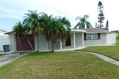 House in Holiday, Florida 2 bedrooms, 86.96 sq.m. № 2206231