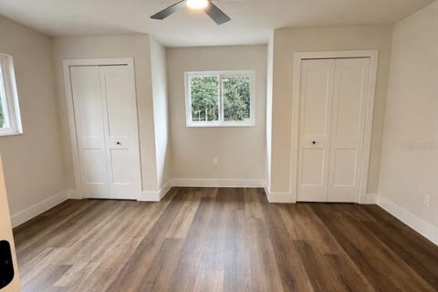 House in Lutz, Florida 4 bedrooms, 259.38 sq.m. № 2329562 - photo 27