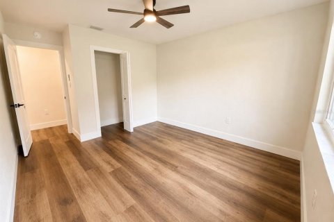 House in Lutz, Florida 4 bedrooms, 259.38 sq.m. № 2329562 - photo 28