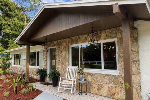 House in Lutz, Florida 4 bedrooms, 259.38 sq.m. № 2329562 - photo 6