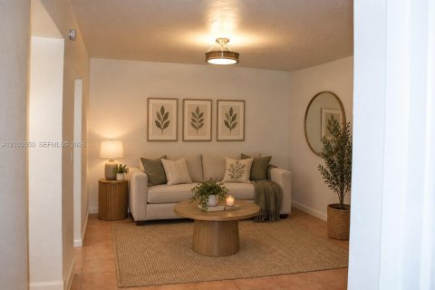 Condominio en alquiler en Coral Gables, Florida, 1 dormitorio, 82.59 m2 № 2409036 - foto 3