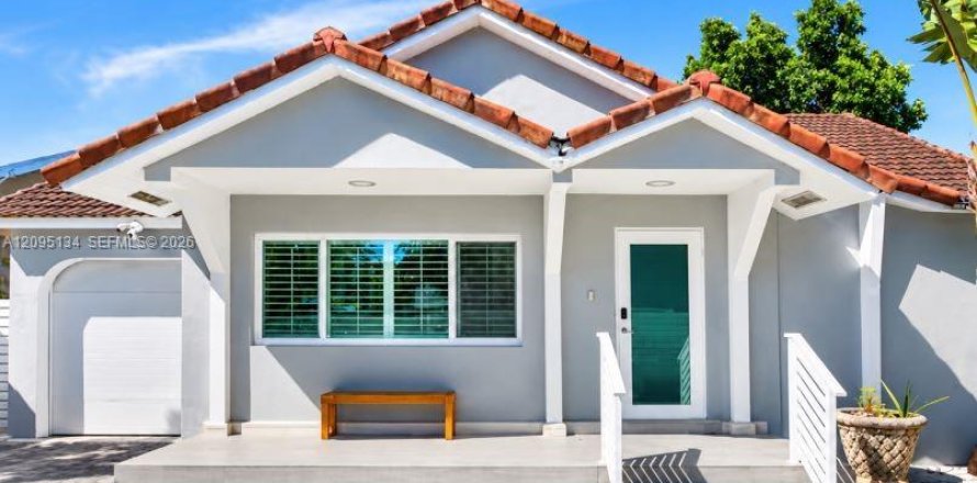 Villa ou maison à Miami, Floride 3 chambres, 196.21 m2 № 2384500