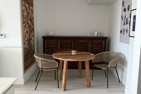 Condominio en venta en Miami, Florida, 2 dormitorios, 88.35 m2 № 1790472 - foto 11