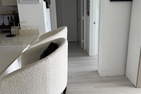 Condominio en venta en Miami, Florida, 2 dormitorios, 88.35 m2 № 1790472 - foto 3
