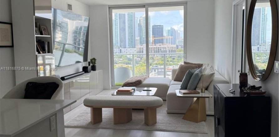 Condominio en Miami, Florida, 2 dormitorios  № 1790472