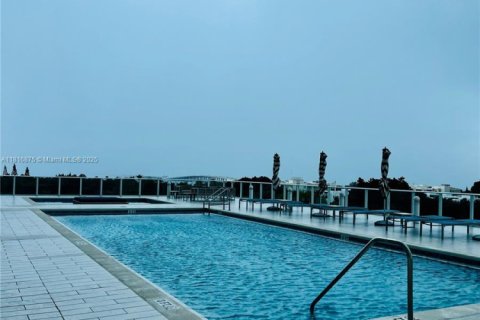 Condominio en venta en Miami, Florida, 2 dormitorios, 88.35 m2 № 1790472 - foto 30