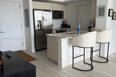 Condominio en venta en Miami, Florida, 2 dormitorios, 88.35 m2 № 1790472 - foto 2