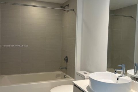 Condominio en venta en Miami, Florida, 2 dormitorios, 88.35 m2 № 1790472 - foto 15
