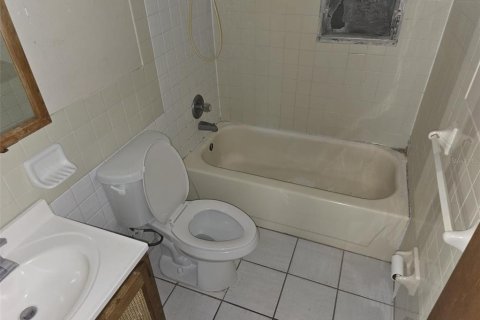 House in Lakeland, Florida 3 bedrooms, 93.55 sq.m. № 1677426 - photo 15
