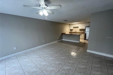 Adosado en alquiler en Kissimmee, Florida, 2 dormitorios, 95.69 m2 № 1915537 - foto 4