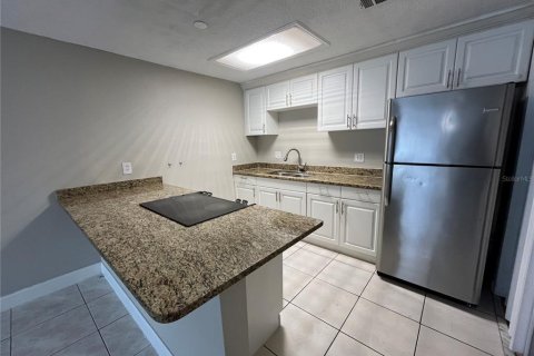 Adosado en alquiler en Kissimmee, Florida, 2 dormitorios, 95.69 m2 № 1915537 - foto 5
