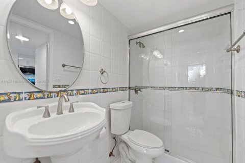 Copropriété à vendre à Miami Beach, Floride: 1 chambre, 61.22 m2 № 1938518 - photo 11