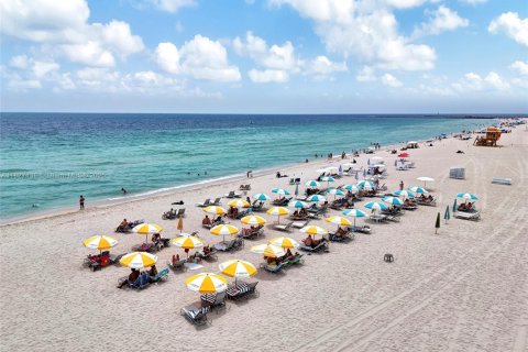 Condominio en venta en Miami Beach, Florida, 1 dormitorio, 61.22 m2 № 1938518 - foto 27