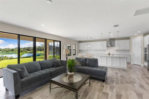 House in Riverview, Florida 5 bedrooms, 335.01 sq.m. № 1805482 - photo 11