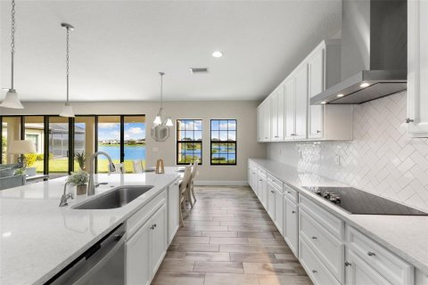 House in Riverview, Florida 5 bedrooms, 335.01 sq.m. № 1805482 - photo 15
