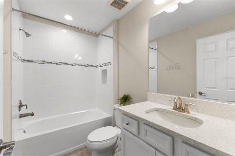 House in Riverview, Florida 5 bedrooms, 335.01 sq.m. № 1805482 - photo 18