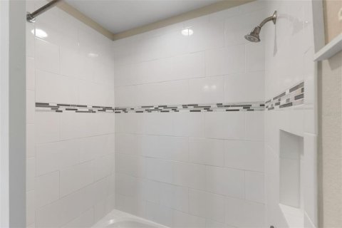 House in Riverview, Florida 5 bedrooms, 335.01 sq.m. № 1805482 - photo 22