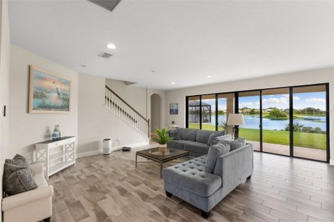 House in Riverview, Florida 5 bedrooms, 335.01 sq.m. № 1805482 - photo 3