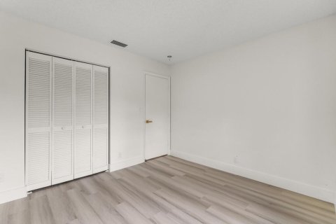 Casa en venta en Lauderhill, Florida, 4 dormitorios, 148.64 m2 № 2400663 - foto 11