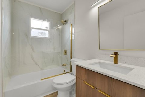 Casa en venta en Lauderhill, Florida, 4 dormitorios, 148.64 m2 № 2400663 - foto 14