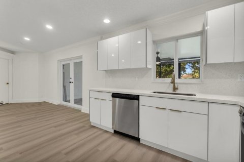 Casa en venta en Lauderhill, Florida, 4 dormitorios, 148.64 m2 № 2400663 - foto 7
