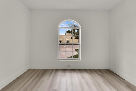 Casa en venta en Lauderhill, Florida, 4 dormitorios, 148.64 m2 № 2400663 - foto 10