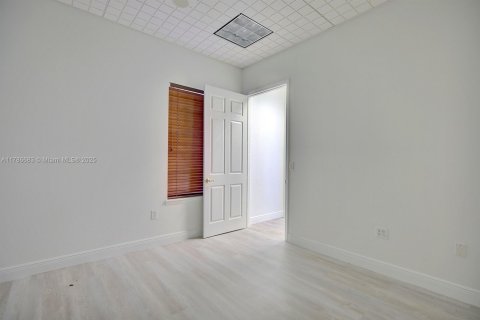 Commercial property in Sebring, Florida № 1938200 - photo 19