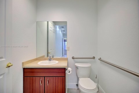 Propiedad comercial en venta en Sebring, Florida № 1938200 - foto 17