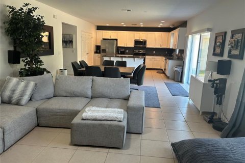 House in Kissimmee, Florida 5 bedrooms, 261.43 sq.m. № 1885587 - photo 6