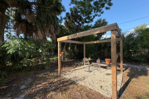 House in Saint Petersburg, Florida 3 bedrooms, 80.64 sq.m. № 2305898 - photo 19
