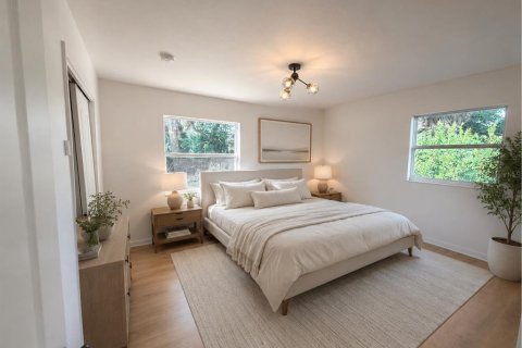 House in Saint Petersburg, Florida 3 bedrooms, 80.64 sq.m. № 2305898 - photo 10