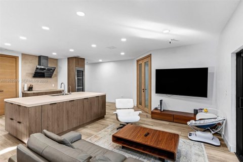 House in Miami, Florida 3 bedrooms, 190.91 sq.m. № 2008891 - photo 8