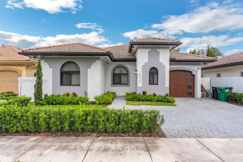 House in Miami, Florida 3 bedrooms, 190.91 sq.m. № 2008891