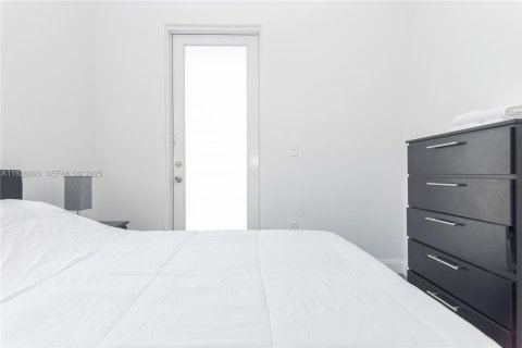 Immobilier commercial à vendre à Miami, Floride: 394.65 m2 № 1987658 - photo 10