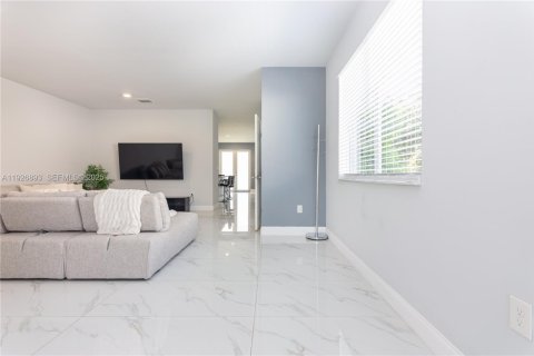 Immobilier commercial à vendre à Miami, Floride: 394.65 m2 № 1987658 - photo 27