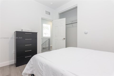 Immobilier commercial à vendre à Miami, Floride: 394.65 m2 № 1987658 - photo 16