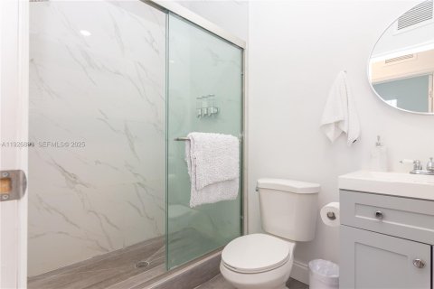 Immobilier commercial à vendre à Miami, Floride: 394.65 m2 № 1987658 - photo 11