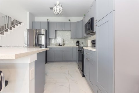 Immobilier commercial à vendre à Miami, Floride: 394.65 m2 № 1987658 - photo 21